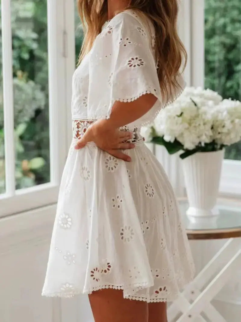 Vit A-linjeformad Sommarklänning Dam med Rygglös Design och Blomsterbroderi – Lätt Polyester, Knälång 2