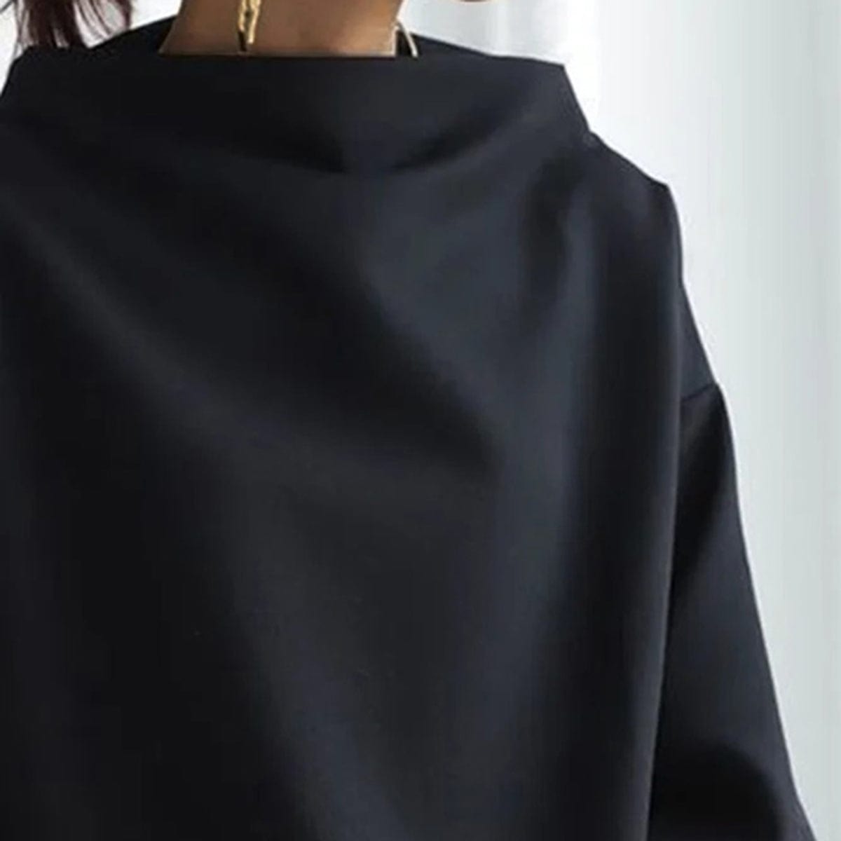 Chic Hög Nackpullover i Lätt Material för Elegant Stil - STILUNA