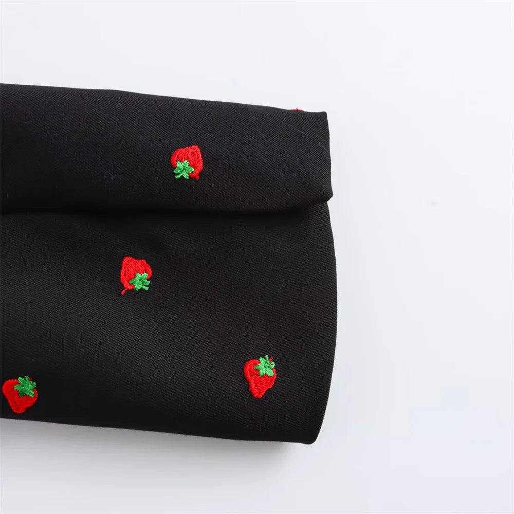 Kvinnors Casual Retro Jordgubbsbroderad Kavaj och Hög Midja Mini Kjol Mode Set: Lås Upp Stil och Komfort för Moderna Kvinnor - STILUNA